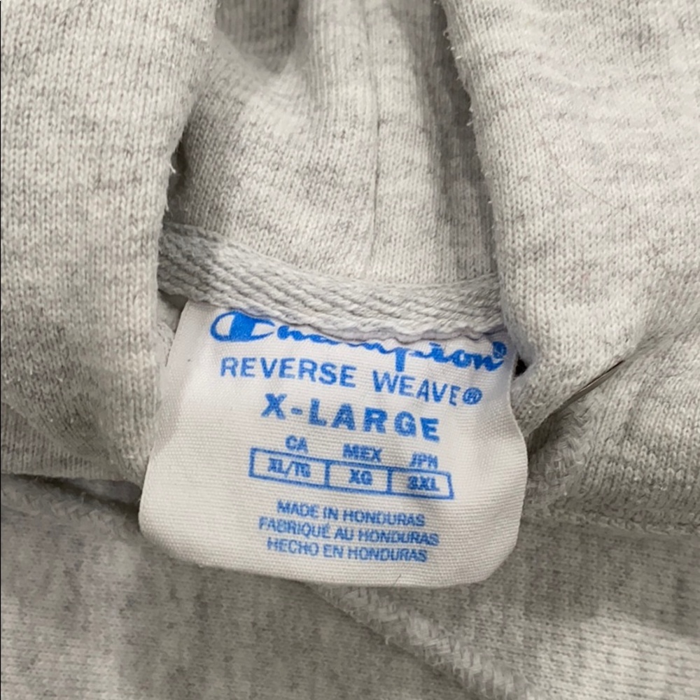 Champion Sweatshirt - Picture 4 of 5